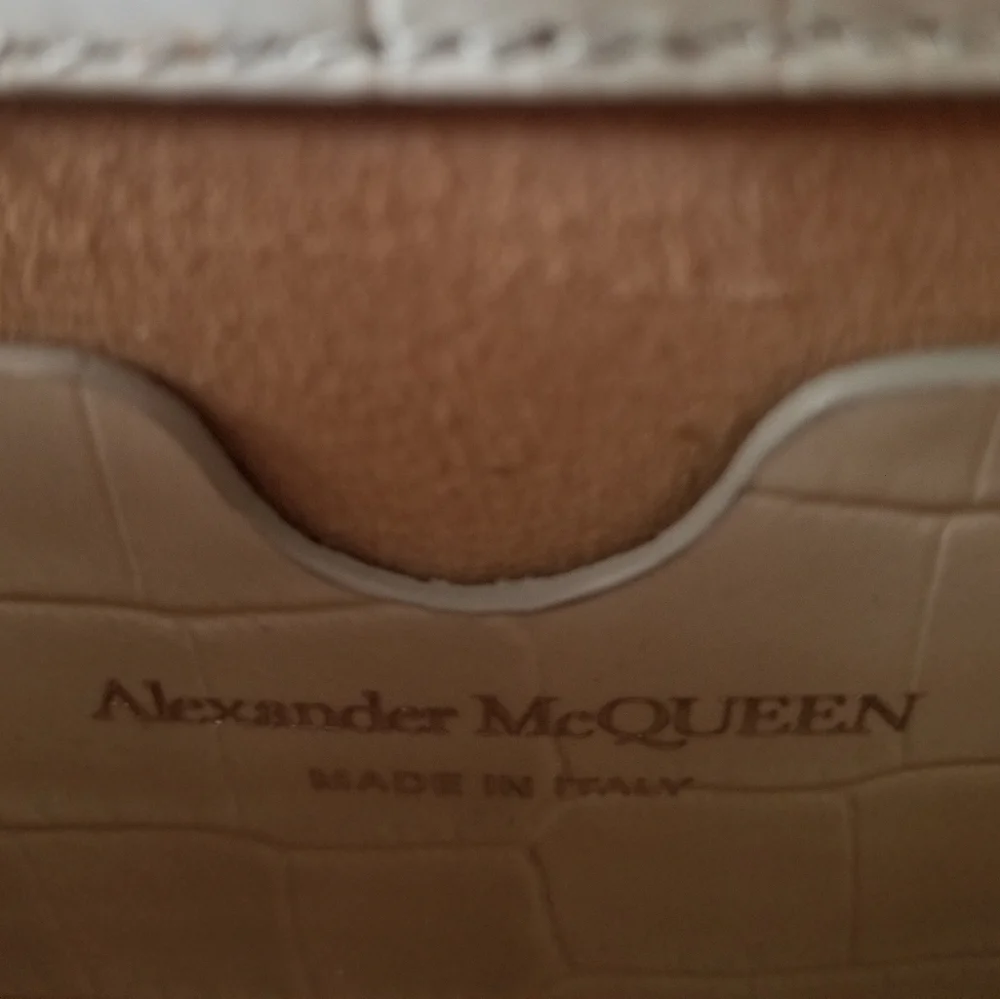 Alexander McQueen Medium Four Ring Croc-Embossed Leather Crossbody Light Gray - Picture 9 of 11